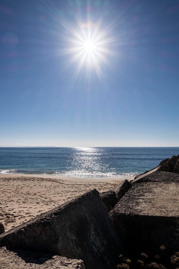 La Ensenada, Junto Al Mar *